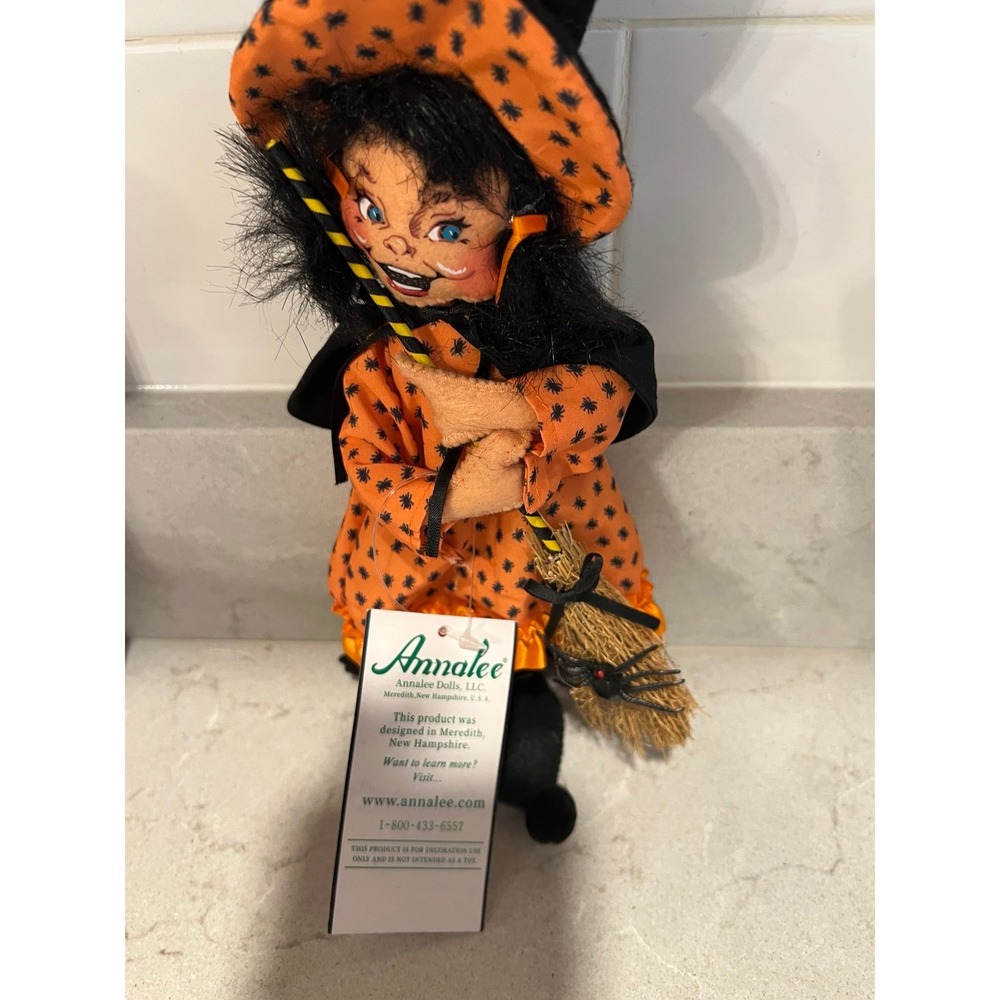 Annalee 2018 Spider Witch 9" Girl Orange Doll Broom Hat Halloween w/ Tag - NEW - Picture 2 of 4